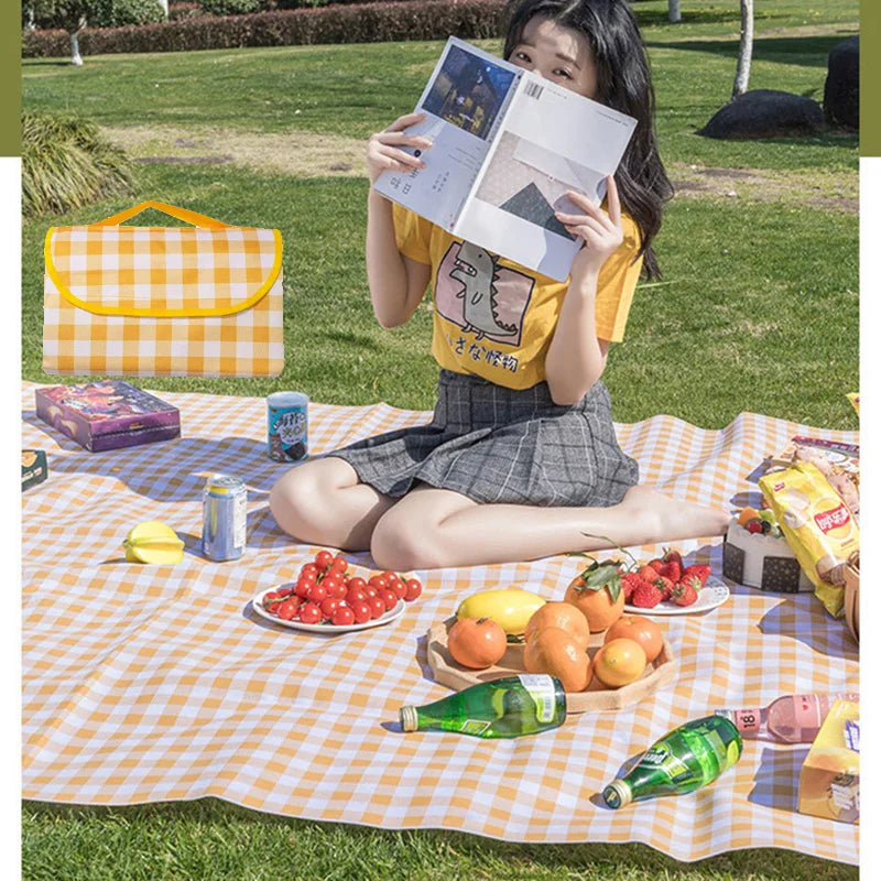 Foldable Outdoor Picnic Pad – Waterproof & Lightweight Beach Mat