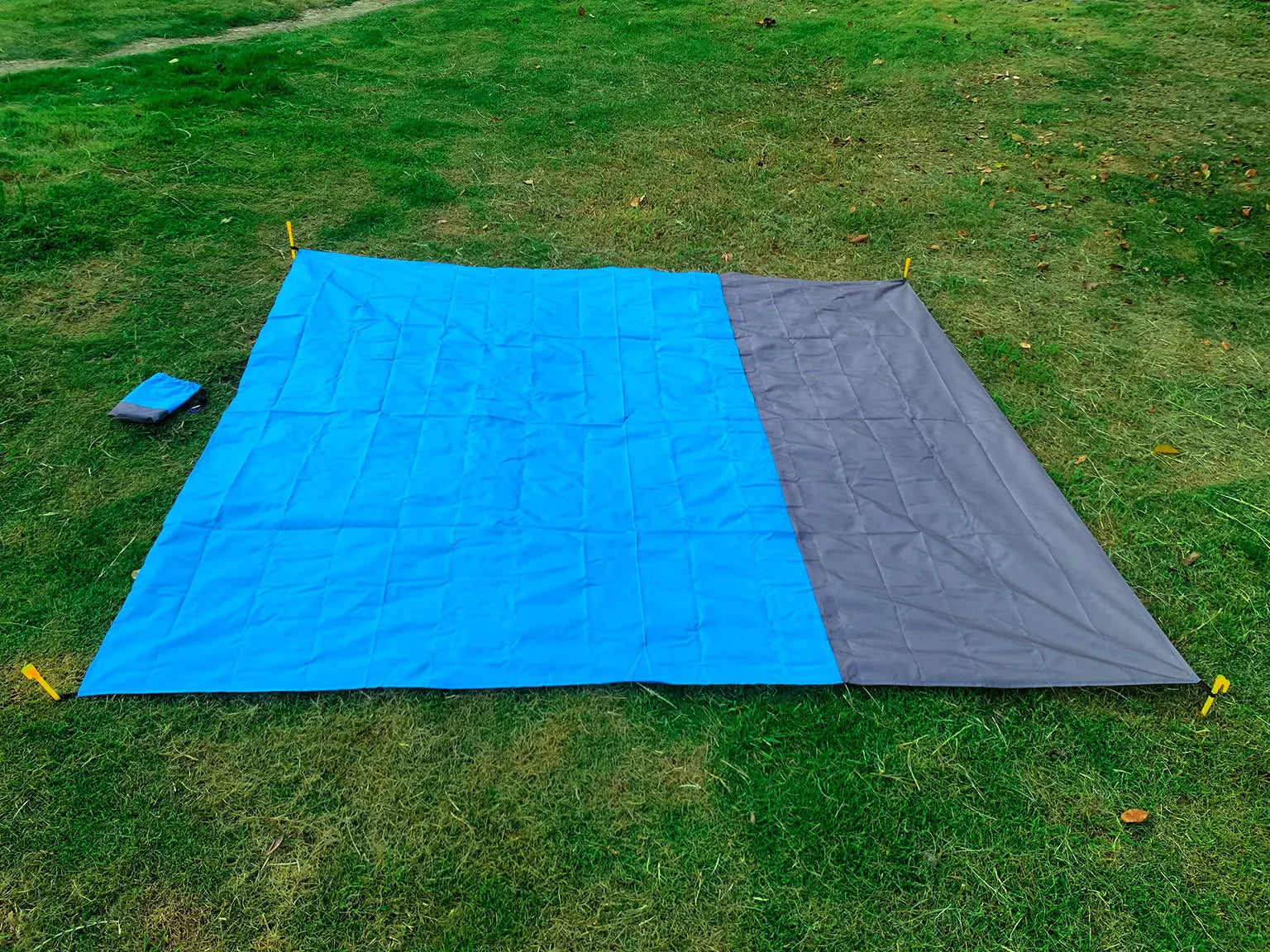Extra Large Sandproof Outdoor Beach Mat – Perfect for Picnics and Camping - Image 6